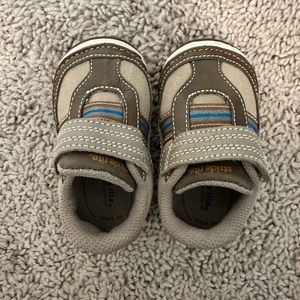 Stride Rite 3W toddler brown shoes GUC